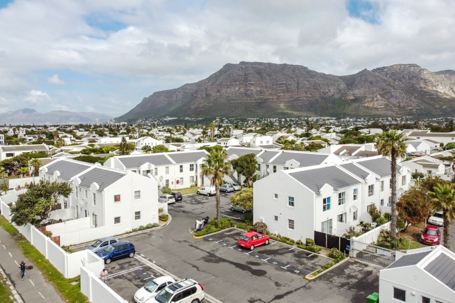 2 Bedroom Property for Sale in Marina Da Gama Western Cape